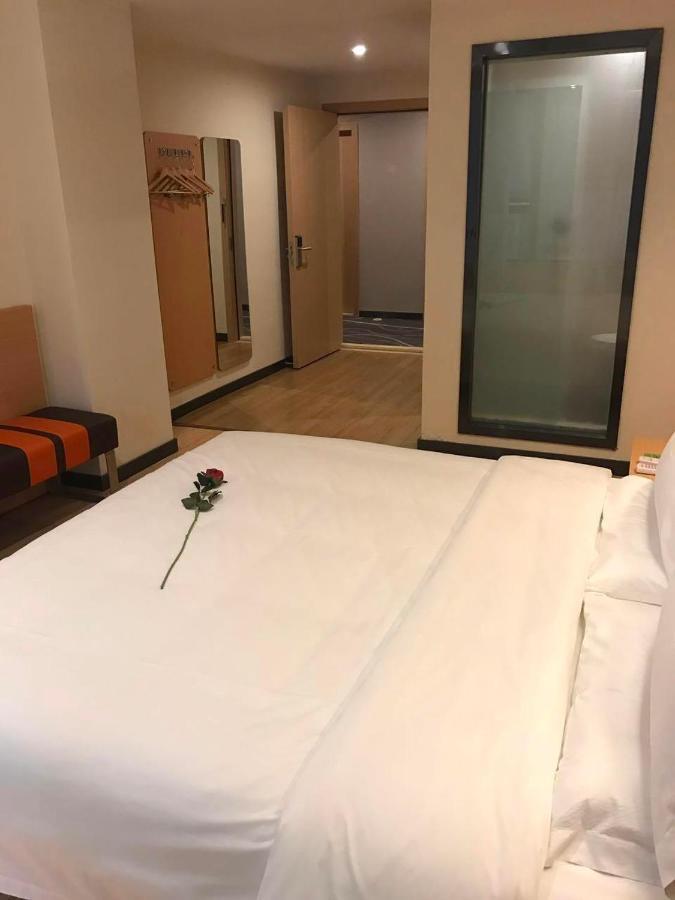 Hotel 7 Days Premium Chongqing Jiangbei International Airport Branch Exterior foto