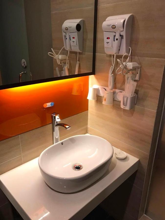 Hotel 7 Days Premium Chongqing Jiangbei International Airport Branch Exterior foto